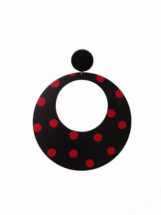 大きめの赤い水玉模様の黒いフラメンコフ—プピアス