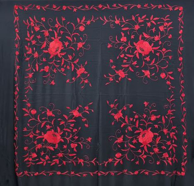 Handmade Manila Embroidered Shawl. Natural Silk. Ref. 1010621NGRJ