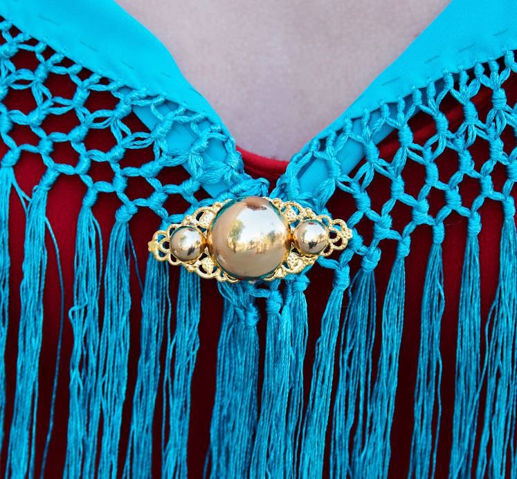 Flamenco Brooch for Small Shawl in Golden Metal
