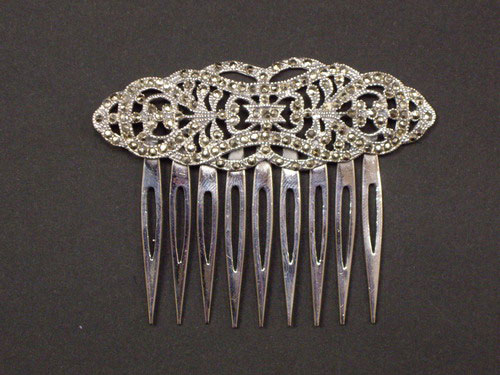 Small comb with marcasitas and silver, oval and openwork