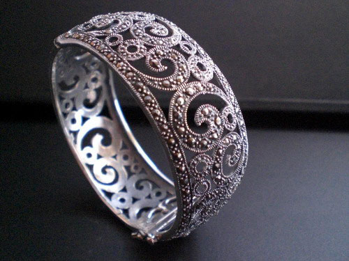 Silver bracelet with marcasita