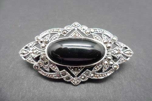 Silver and Marcasita brooch with Onyx