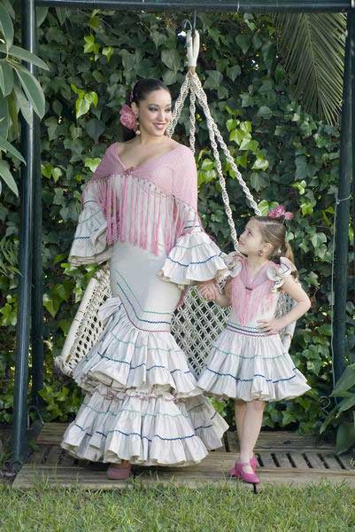 Flamenca costumes for mothers and daugthers. Mod. Azalea (Niña)