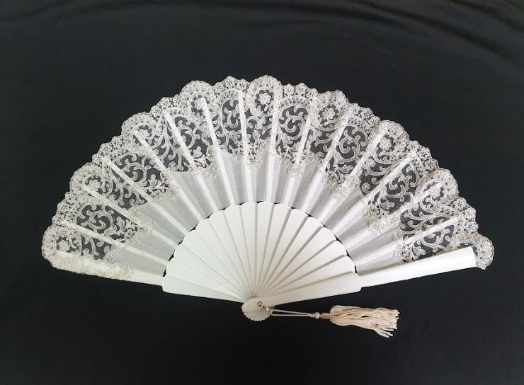 Special Fan for Brides White Silver Lace. Ref. 1733