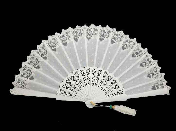Lace Fan with a fretwork Ribs. White Colour. Ref. 1649