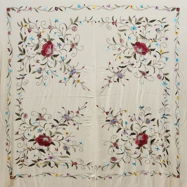 Handmade Manila Embroidered Shawl. Natural Silk. Ref. 1010621BGCO