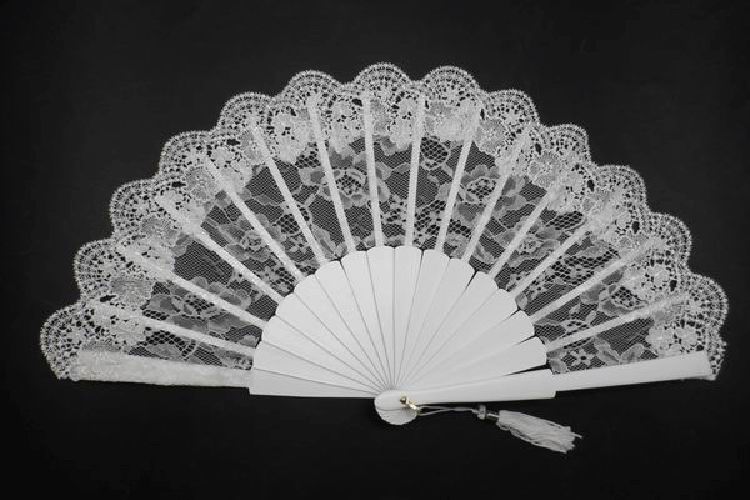 White Lace Fans. Ref. 1559