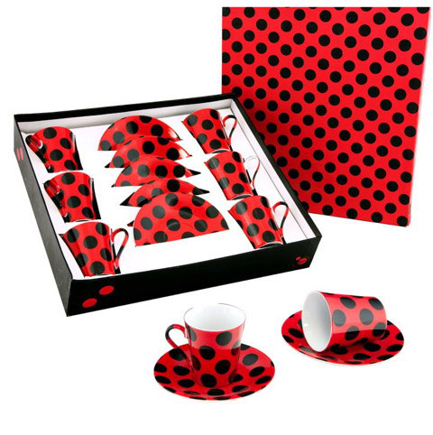 6 big cups black dots red background