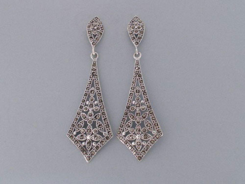 Silver and marcasitas earrings in shape ogival in long tear with peak ending