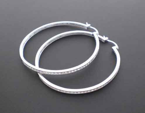Hooped earrings of “rodiada” silver and white “circonitas”. 6,5cm