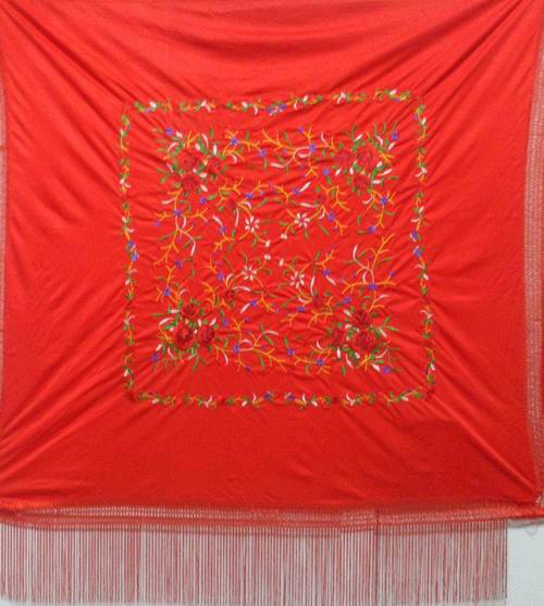Manton de Manila para Ensayo. Rojo bordado en Colores. 120cm X 120cm