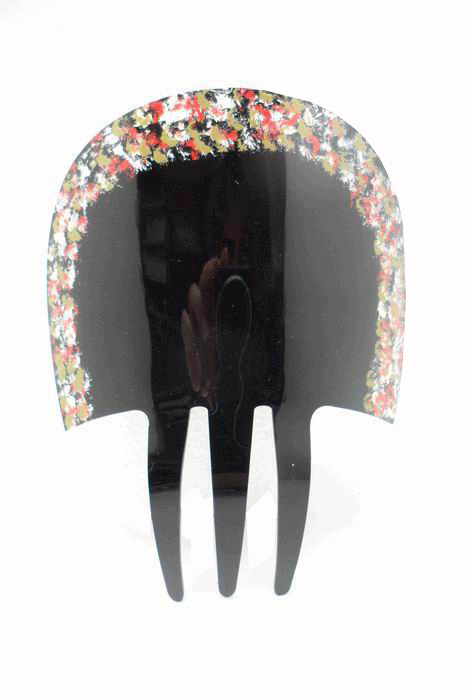 黒いアセテ－ト製ペイネタ 手塗り花柄