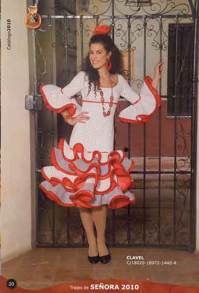 Trajes de Flamenca. Modelo Clavel 2010