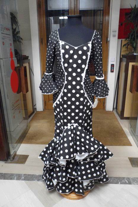 Outlet. Flamenca dress Elvira T.44
