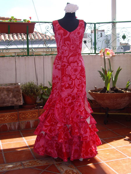 Outlet. Flamenca Dress Fuschia flowers T.38