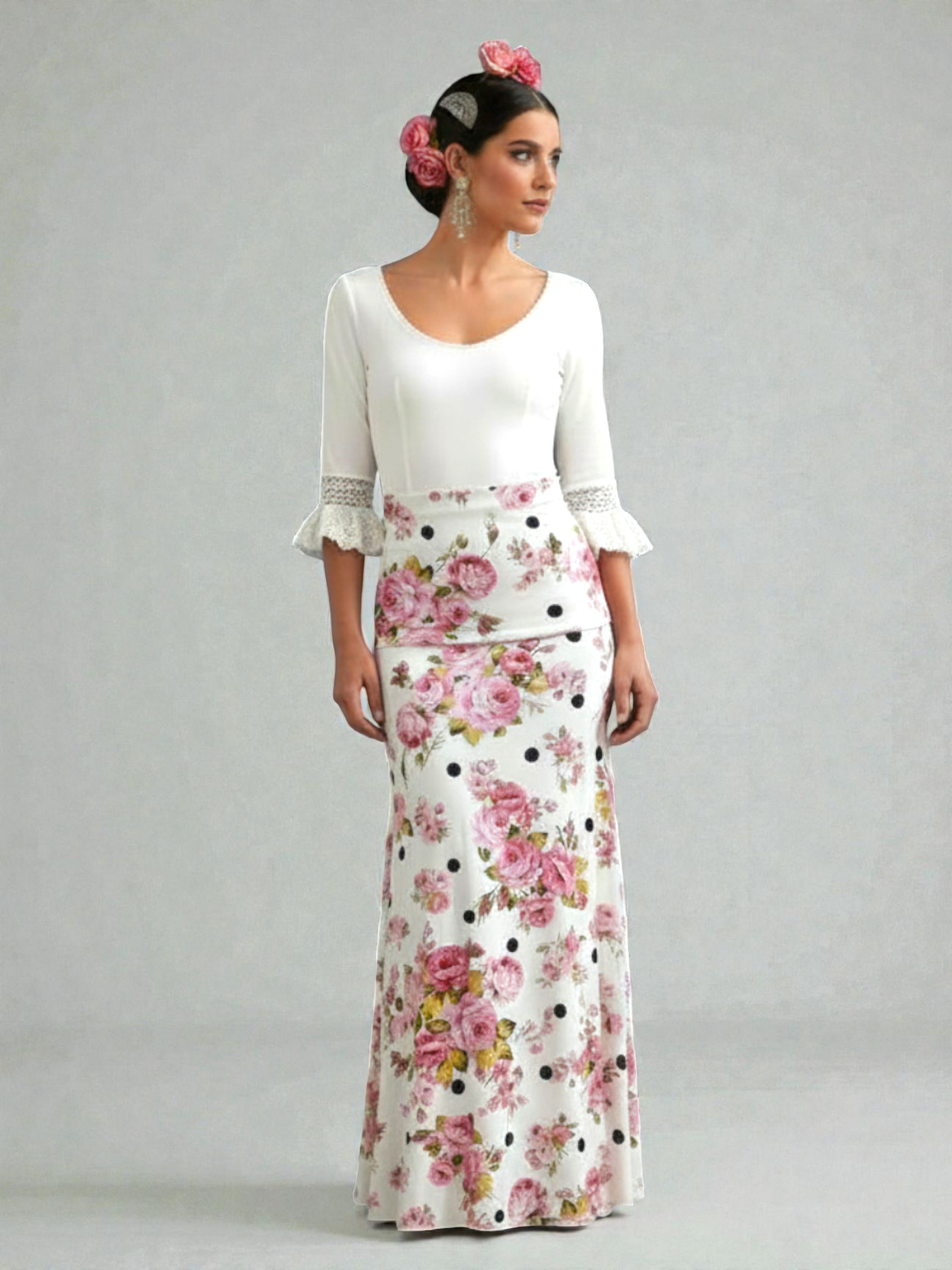 Jupe Flamenca Imprimée de Fleurs Roses et de Pois Noirs