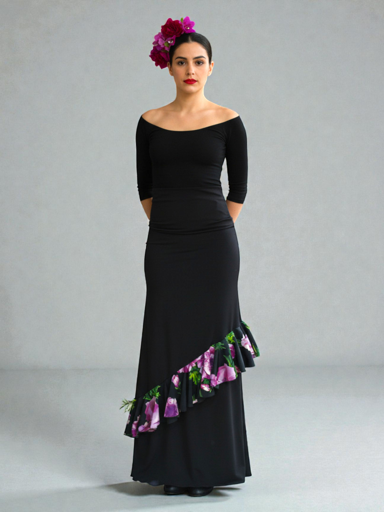 Falda Flamenca Modelo Bornos en Punto Elástico Negro con Volante Estampado