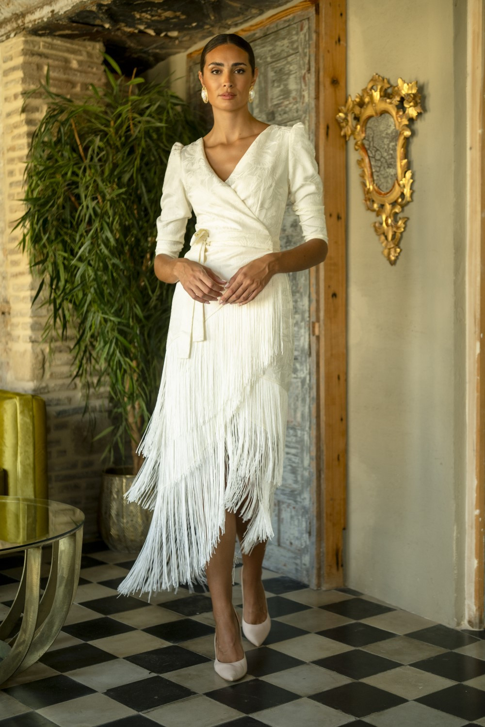 Vestido Luz Blanco Con Flecos Y Escote Cruzado FlamencoExport