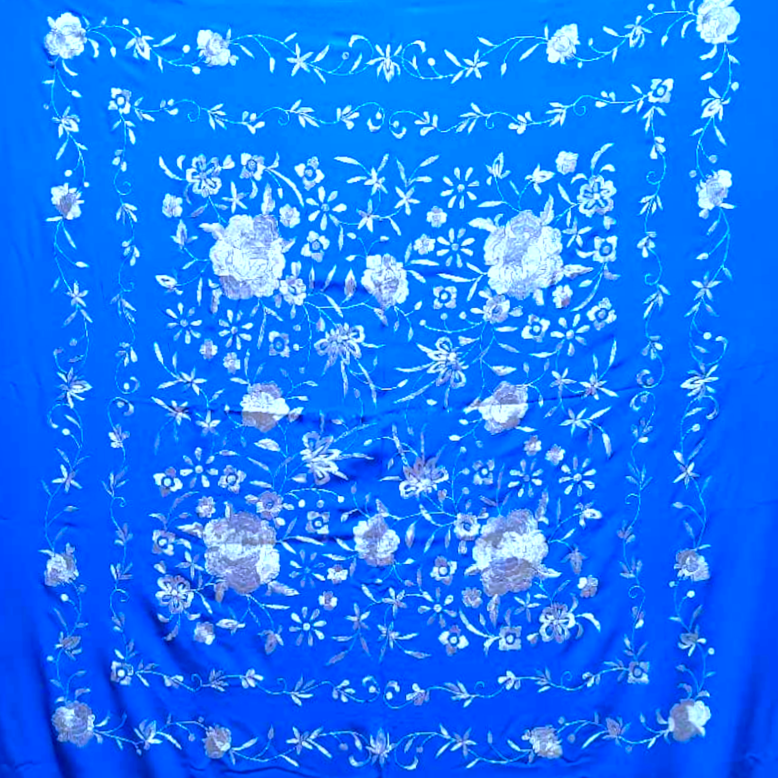 手製刺繍ショ－ル天然シルク製. Ref. 1010612AZLNPLT