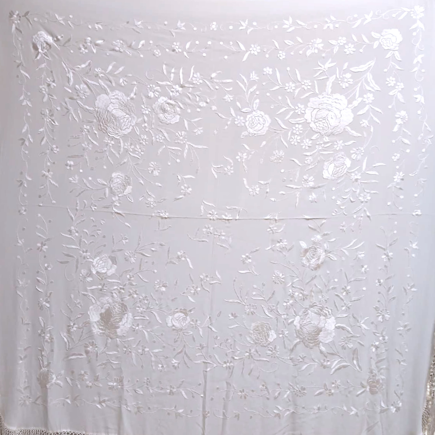 手製刺繍ショ－ル天然シルク製. Ref. 1010620MRFLMRFL