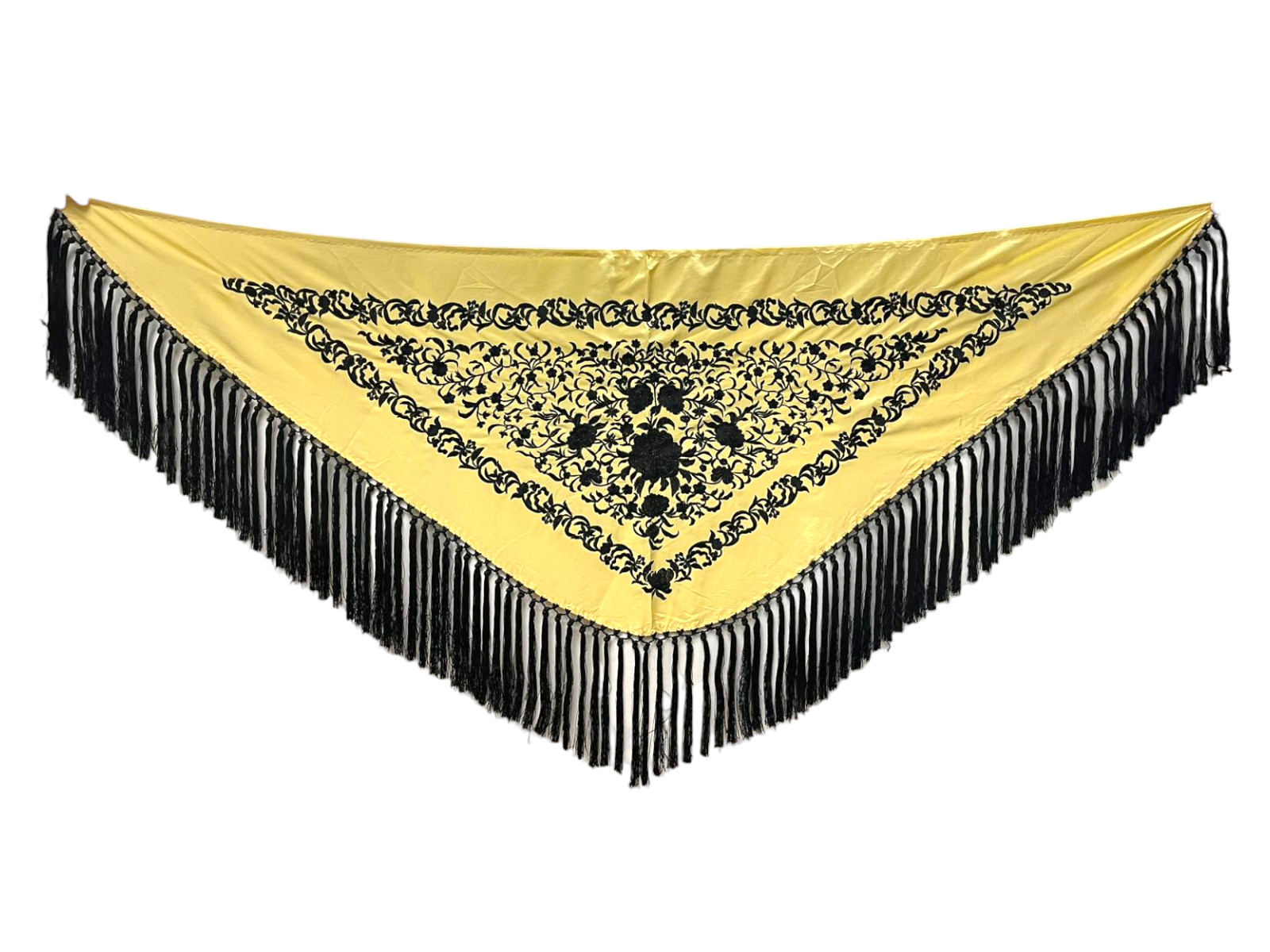 Mantoncillo de flamenca bordado con flecos a juego