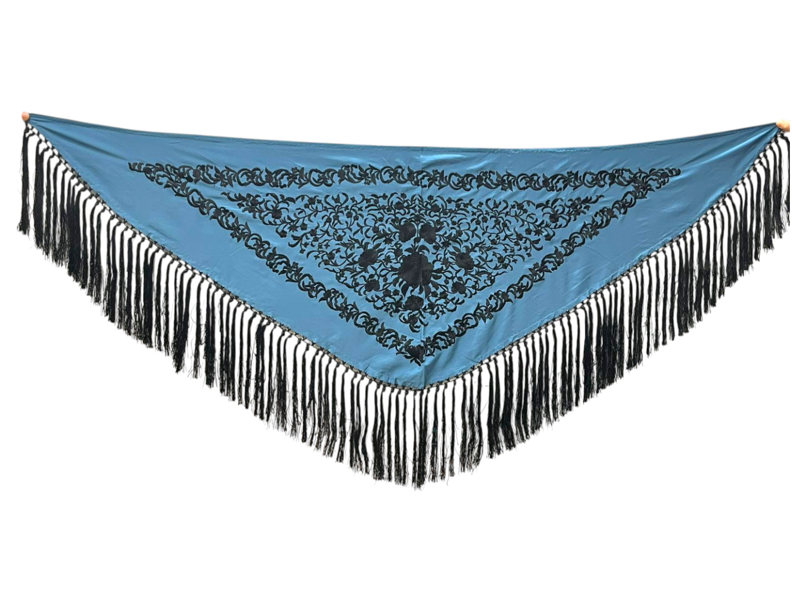 Embroidered flamenco shawl with matching fringes