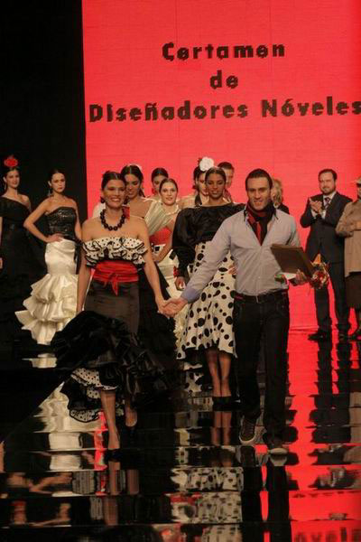 Ganador al Premio de diseñador Novel Diseñador Antonio Egea