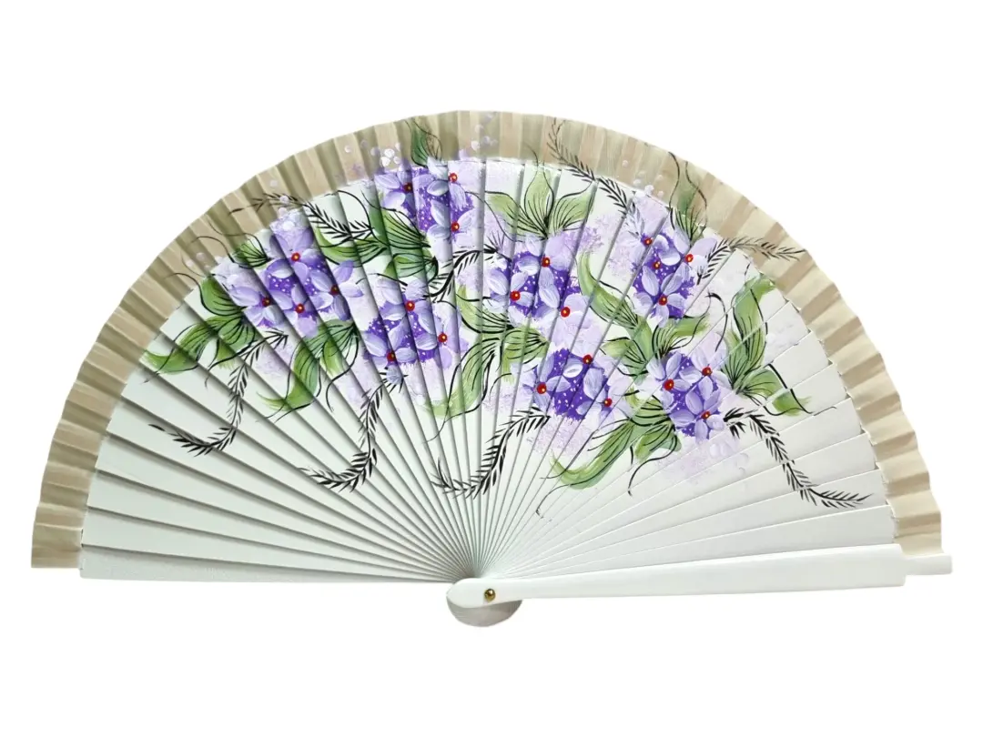 19 cmメープルウッドファン – ライラックの花が手描きされています