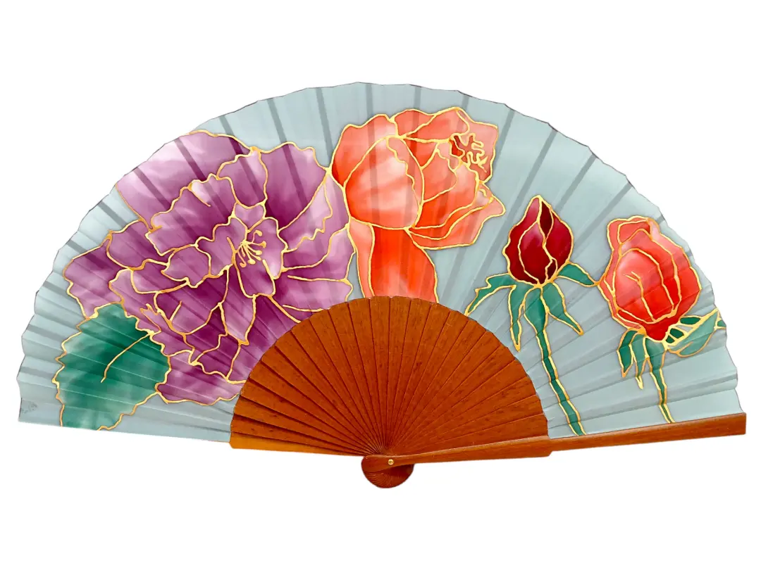 Éventail en Soie Peint à la Main avec Bâton en Bois de Poirier Poli. MA38