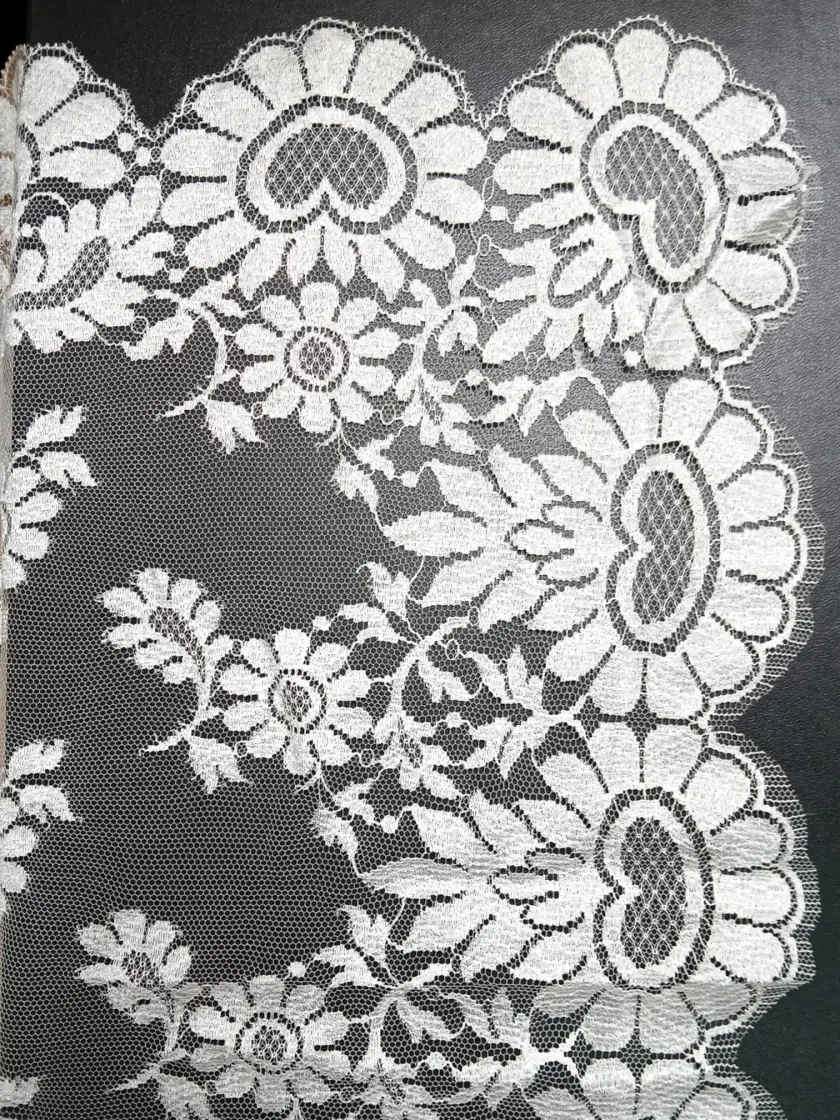 Mantilla de encaje blanco – Últimas unidades en liquidación