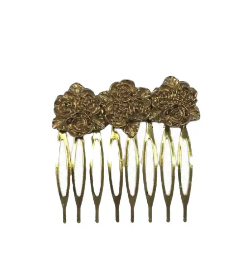 Golden Flamenco Comb. Three Bunches of Roses