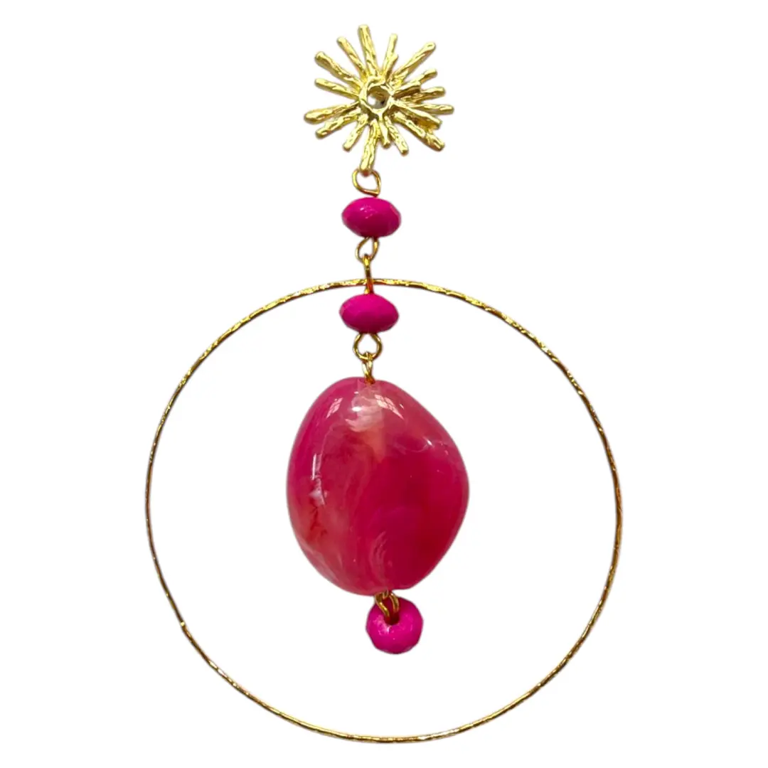 Pendientes de flamenca fucsia con aro dorado y diseño vistoso