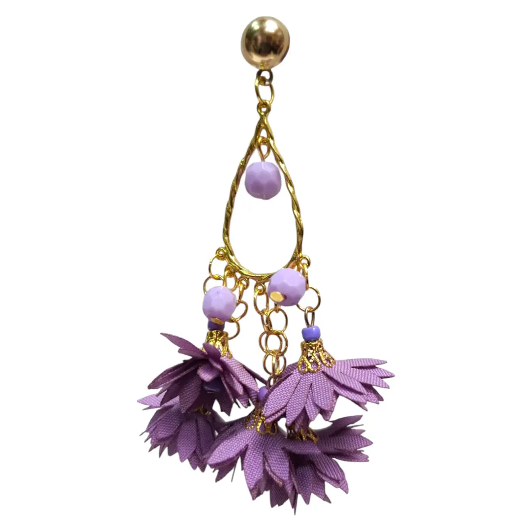 Long Andalusian style flamenco earrings with flowers. Mauve