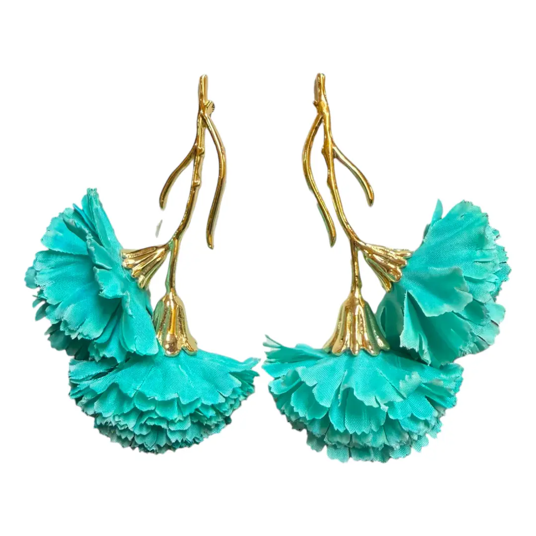 Sophisticated flamenco earrings with 2 Aqua Green carnations