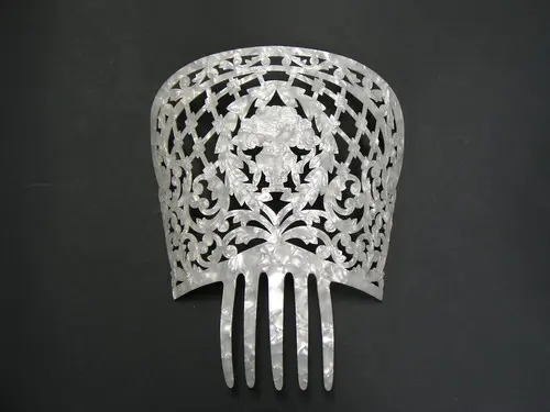 Peinetas de Nacar - Ref.224 Burilada