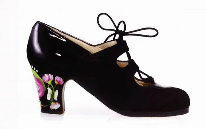 Flamenco Shoes from Begoña Cervera. Model: Floreo