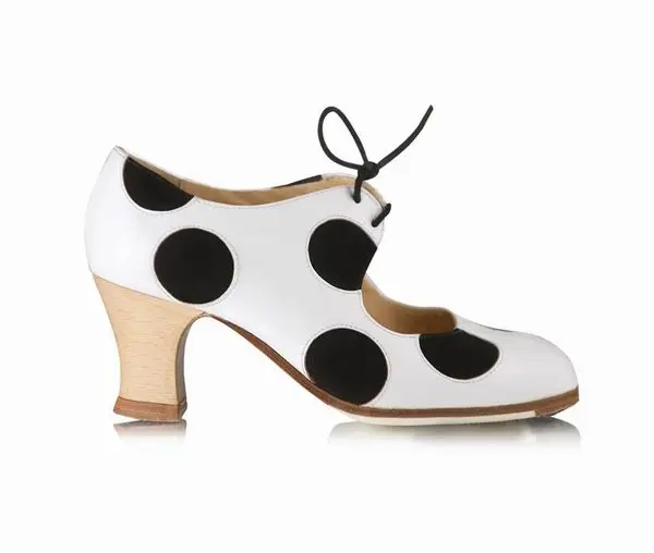 Chaussures de Flamenco à pois Begoña Cervera. Modèle: Lunares Cordonera